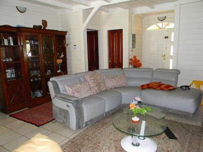 Villa F5 de 120 m2 sur terrain de 515 m2 avec piscine +mezzanine